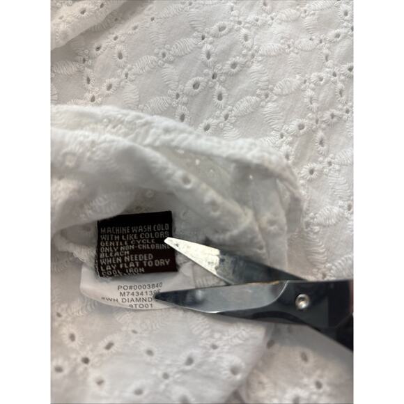 Fever White Eyelet Pintuck Boho Blouse Women’s L Cotton Peasant Top - Picture 12 of 16